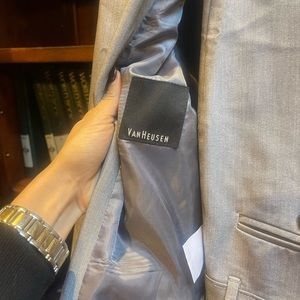 VAN HEUSEN  Size 12 boys 2 Piece Suit. Color gray.  PET & SMOKE FREE HOME.